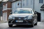Lexus LS500h AWD 2018 года (UK)